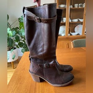 Frye Carmen 14 Tall boot brown 10